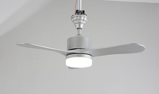 Il telecomando d'argento di colore del ventilatore da soffitto a 42 pollici di Dimmable LED ha sospeso montato