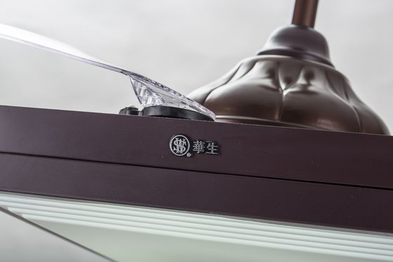 Brown luce ritrattabile del ventilatore da soffitto del supporto a livello da 70 watt con 5250lm a distanza