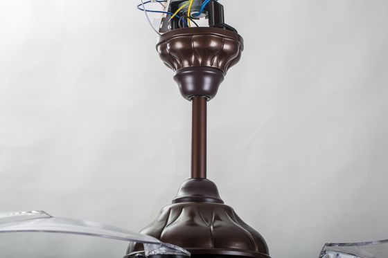 Brown luce ritrattabile del ventilatore da soffitto del supporto a livello da 70 watt con 5250lm a distanza